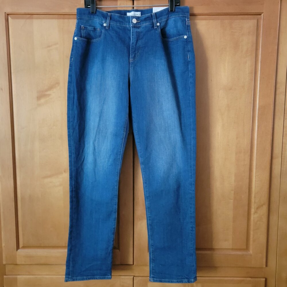 NWT LOFT Girlfriend Mid Rise Jeans in Original Mid Indigo Wash Regular Fit - 30